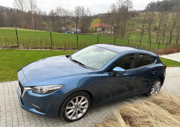 Mazda 3 cena 64900 przebieg: 49500, rok produkcji 2018 z Rzeszów małe 67